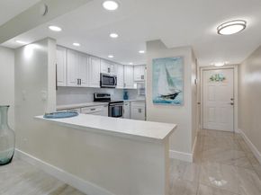 9720 S Hollybrook Lake Dr 204, Pembroke Pines FL 33025