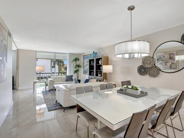 9720 S Hollybrook Lake Dr 204, Pembroke Pines FL 33025