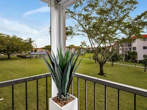 9720 S Hollybrook Lake Dr 204, Pembroke Pines FL 33025