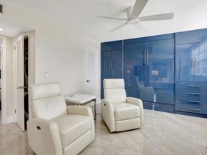 9720 S Hollybrook Lake Dr 204, Pembroke Pines FL 33025