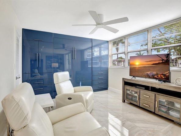 9720 S Hollybrook Lake Dr 204, Pembroke Pines FL 33025