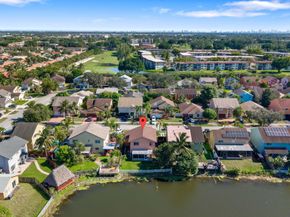 940 SW 96th Avenue, Pembroke Pines FL 33025