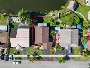 940 SW 96th Avenue, Pembroke Pines FL 33025