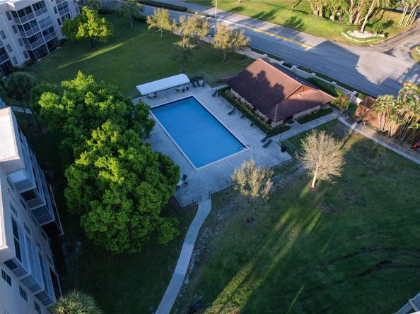 9531 Seagrape Dr 205, Davie FL 33324