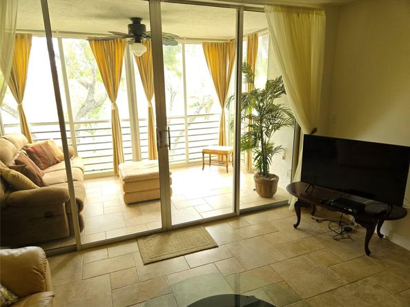 9531 Seagrape Dr 205, Davie FL 33324