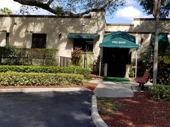 9531 Seagrape Dr 205, Davie FL 33324