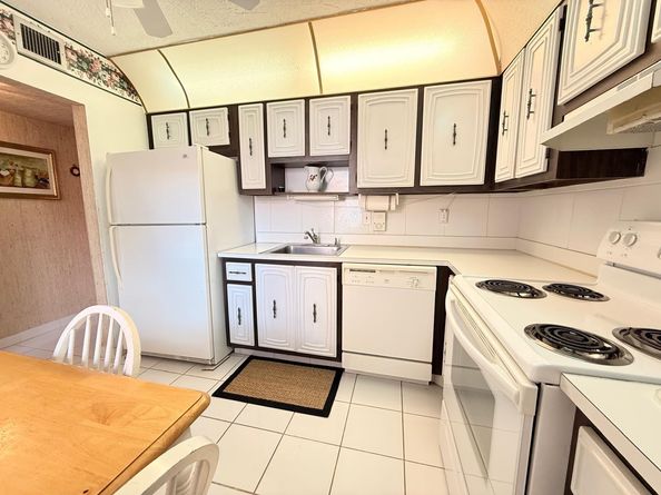2851 Somerset Dr 316, Lauderdale Lakes FL 33311