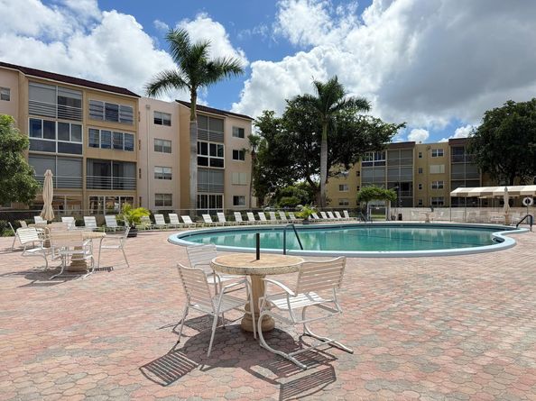 2851 Somerset Dr 316, Lauderdale Lakes FL 33311