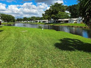 8826 NW 13th St, Plantation FL 33322
