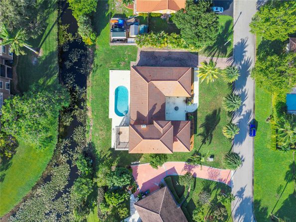 9030 NW 32nd St, Coral Springs FL 33065