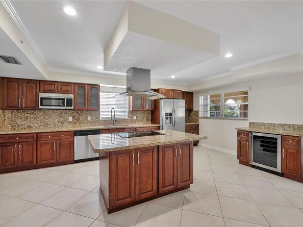 9030 NW 32nd St, Coral Springs FL 33065