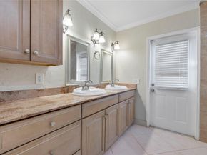 9030 NW 32nd St, Coral Springs FL 33065