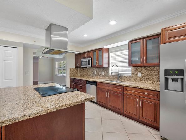 9030 NW 32nd St, Coral Springs FL 33065