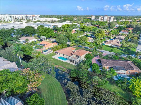 9030 NW 32nd St, Coral Springs FL 33065