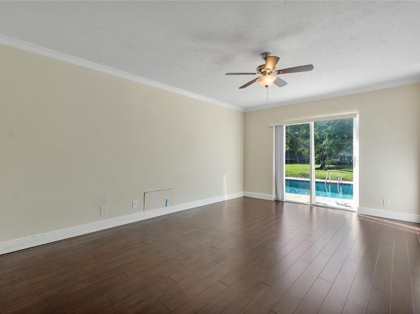 9030 NW 32nd St, Coral Springs FL 33065