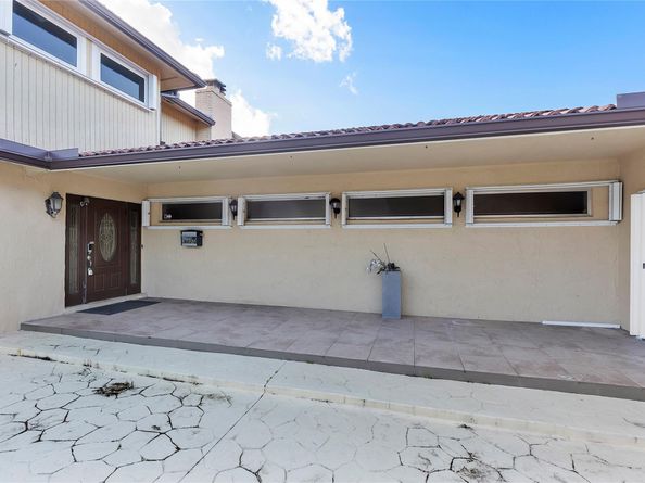 9030 NW 32nd St, Coral Springs FL 33065