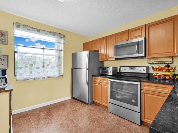 5861 Riverside Dr 206, Pompano Beach FL 33067