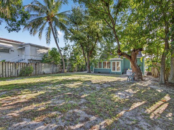 407 S Palmway, Lake Worth Beach FL 33460