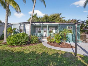 407 S Palmway