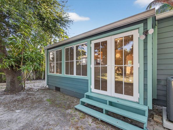 407 S Palmway, Lake Worth Beach FL 33460