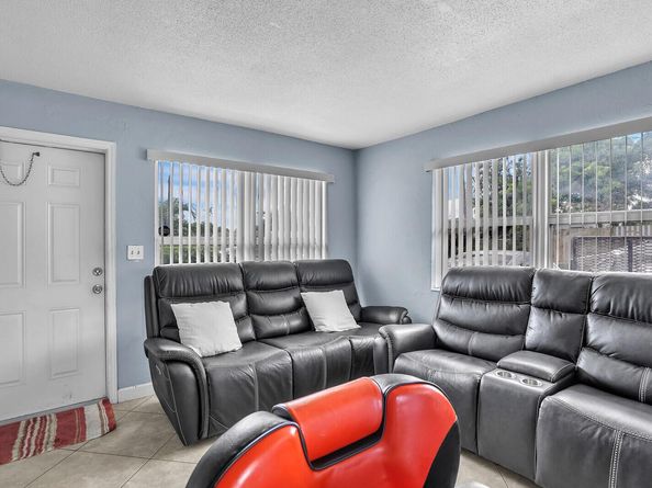3440 NE 16th Terrace 14, Pompano Beach FL 33064
