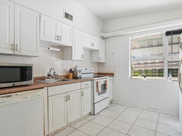 4140 SW 36th St, West Park FL 33023