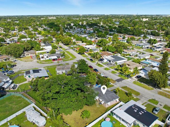 4140 SW 36th St, West Park FL 33023