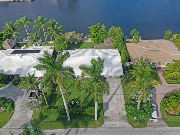 4221 NE 16th Ave, Oakland Park FL 33334