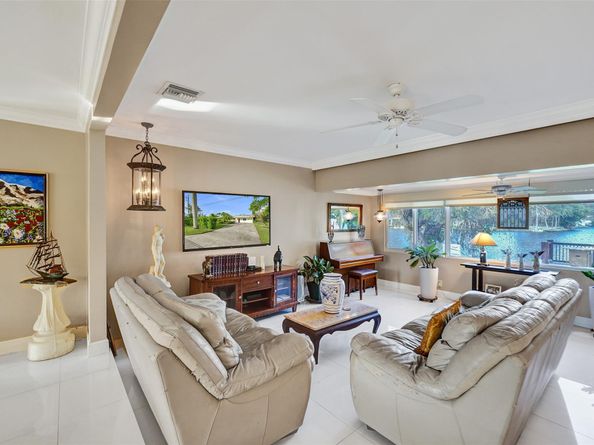 4221 NE 16th Ave, Oakland Park FL 33334