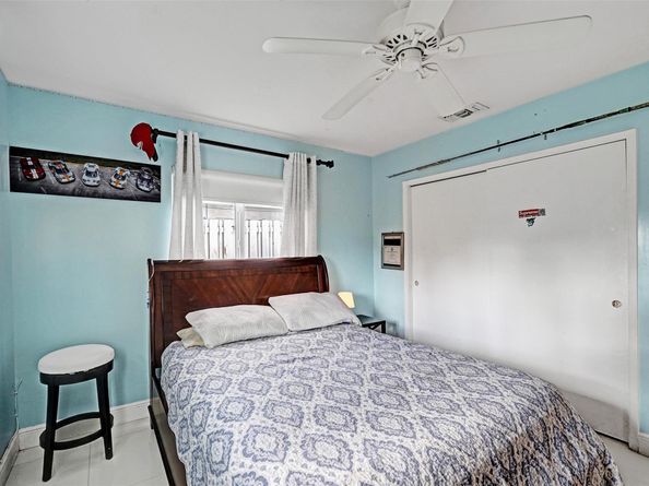 4221 NE 16th Ave, Oakland Park FL 33334