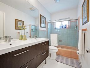 4221 NE 16th Ave, Oakland Park FL 33334