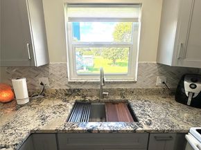 528 Tilford X 528, Deerfield Beach FL 33442