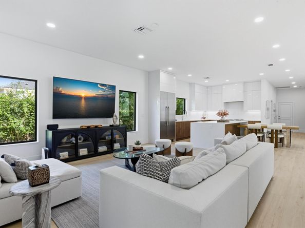2557 Seminole Circle, West Palm Beach FL 33409