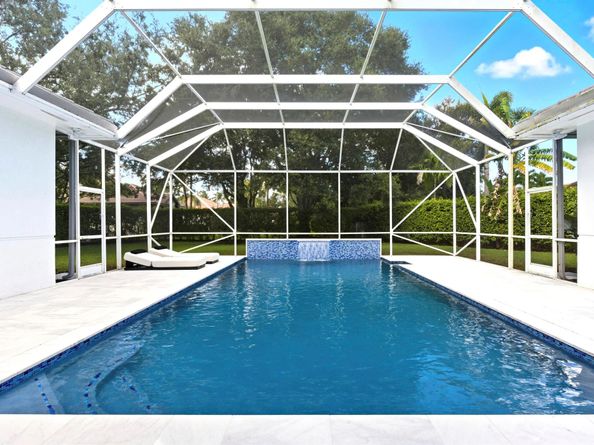 2557 Seminole Circle, West Palm Beach FL 33409