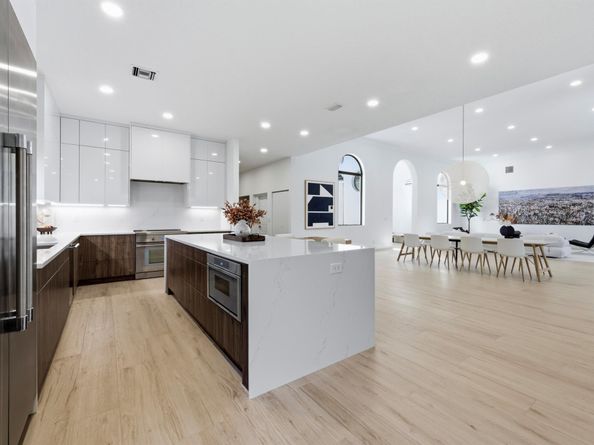 2557 Seminole Circle, West Palm Beach FL 33409