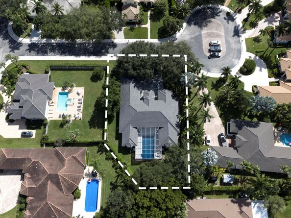 2557 Seminole Circle, West Palm Beach FL 33409