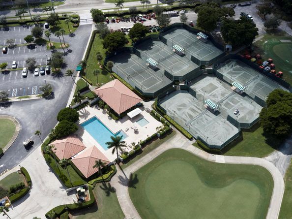 2557 Seminole Circle, West Palm Beach FL 33409