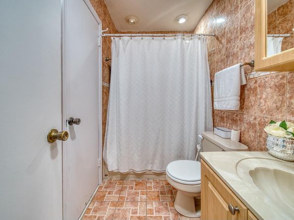 2612 W 54th Pl Unit 204, Hialeah FL 33016