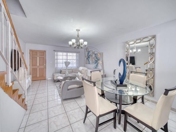 2612 W 54th Pl Unit 204, Hialeah FL 33016