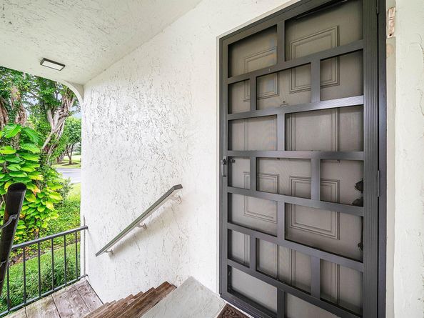 5750 Fairway Park Court 201, Boynton Beach FL 33437
