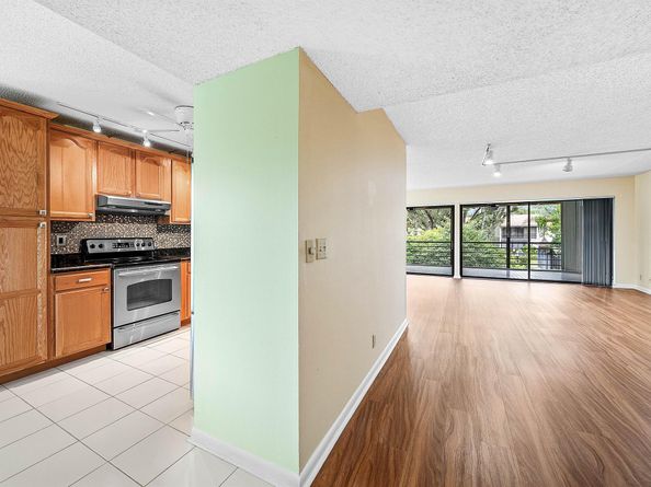 5750 Fairway Park Court 201, Boynton Beach FL 33437