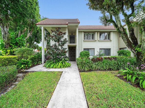 5750 Fairway Park Court 201, Boynton Beach FL 33437