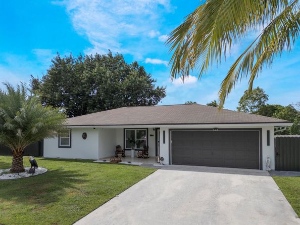 128 Barcelona Drive, Royal Palm Beach FL 33411