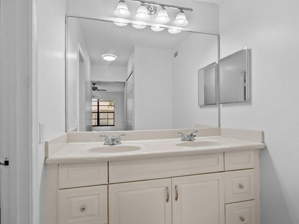 9905 Pineapple Tree Drive 210, Boynton Beach FL 33436