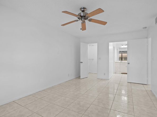 9905 Pineapple Tree Drive 210, Boynton Beach FL 33436
