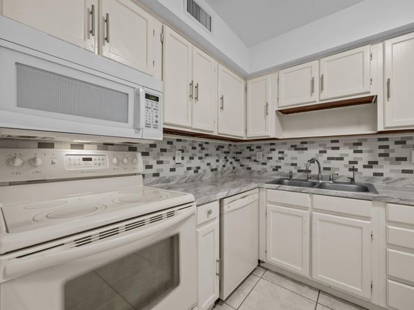 9905 Pineapple Tree Drive 210, Boynton Beach FL 33436