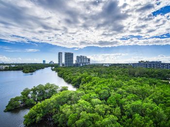 17111 Biscayne Boulevard