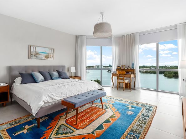 17111 Biscayne Boulevard 902, North Miami Beach FL 33160