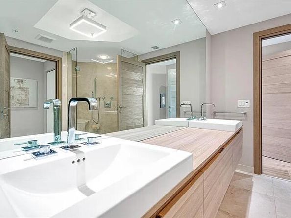 17111 Biscayne Boulevard 902, North Miami Beach FL 33160