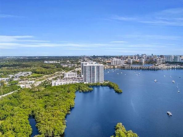 17111 Biscayne Boulevard 902, North Miami Beach FL 33160